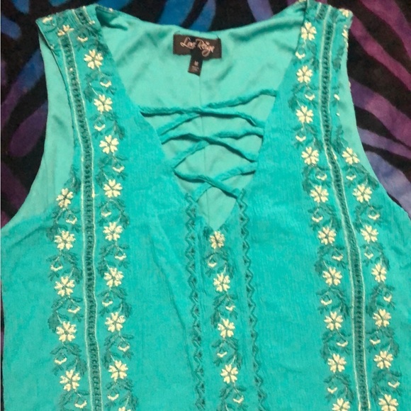 Love Reigns floral embroidered dress - Picture 2 of 4